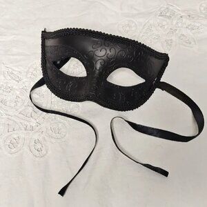 Black Masquerade Mask with Ribbon Tie